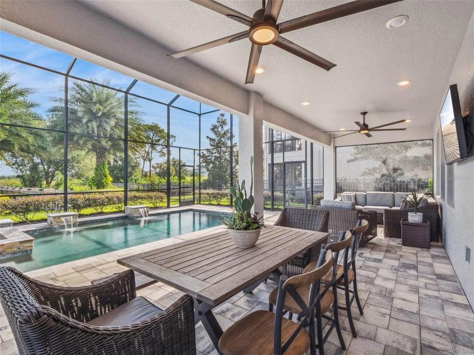 Activo con contrato: $1,045,000 (4 camas, 2 baños, 2817 Pies cuadrados)