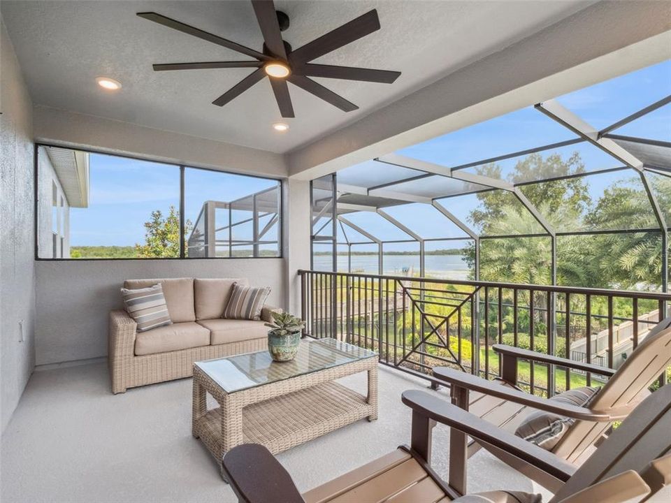 Activo con contrato: $1,045,000 (4 camas, 2 baños, 2817 Pies cuadrados)