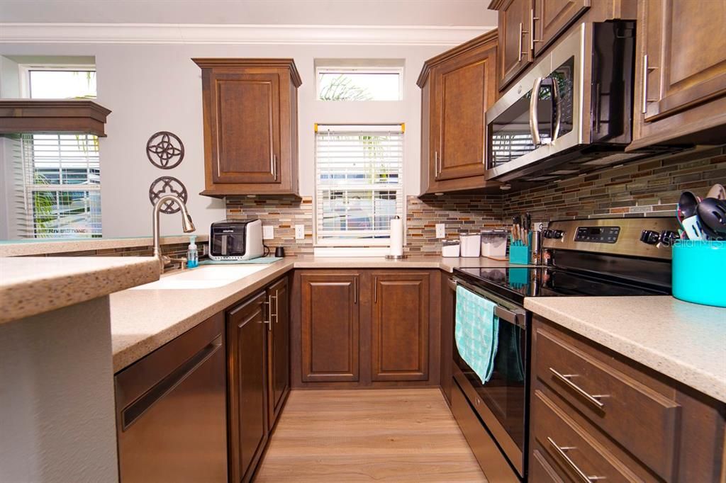 待售: $259,900 (1 贝兹, 1 浴室, 481 平方英尺)