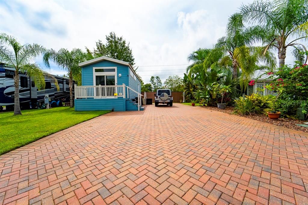 待售: $259,900 (1 贝兹, 1 浴室, 481 平方英尺)