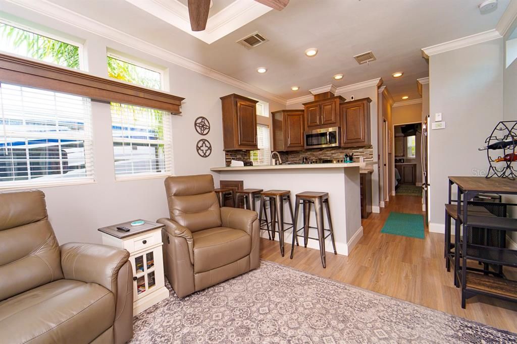 待售: $259,900 (1 贝兹, 1 浴室, 481 平方英尺)