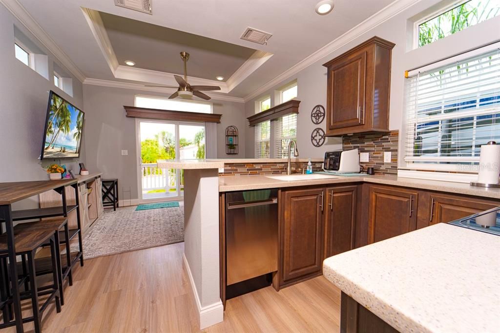 待售: $259,900 (1 贝兹, 1 浴室, 481 平方英尺)