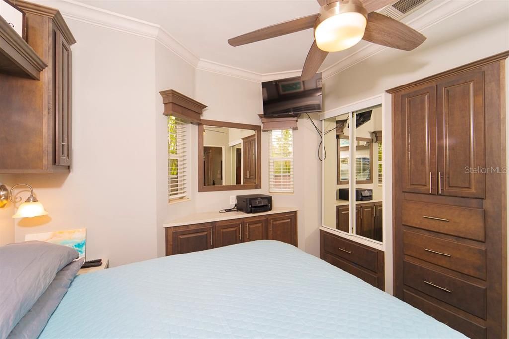 待售: $259,900 (1 贝兹, 1 浴室, 481 平方英尺)