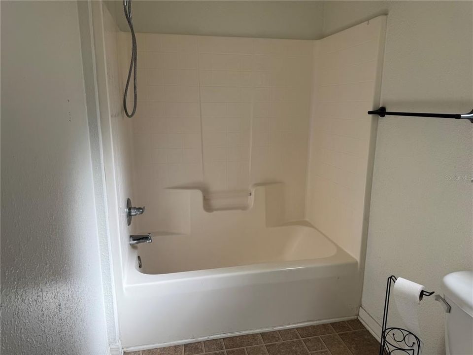 出租: $1,800 (3 贝兹, 2 浴室, 1672 平方英尺)