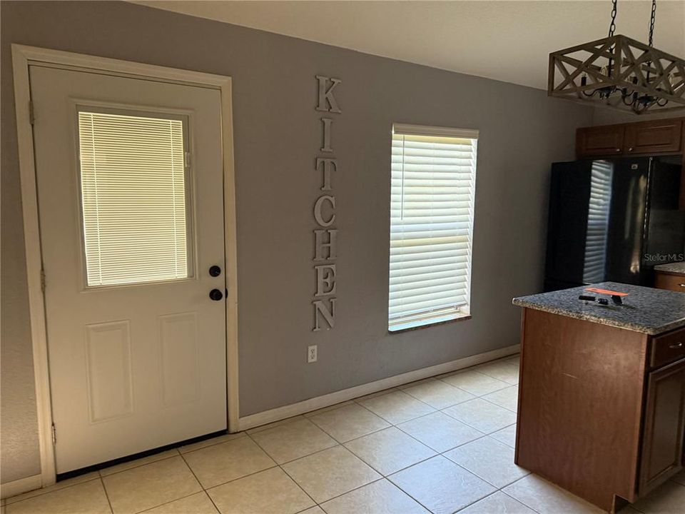 出租: $1,800 (3 贝兹, 2 浴室, 1672 平方英尺)