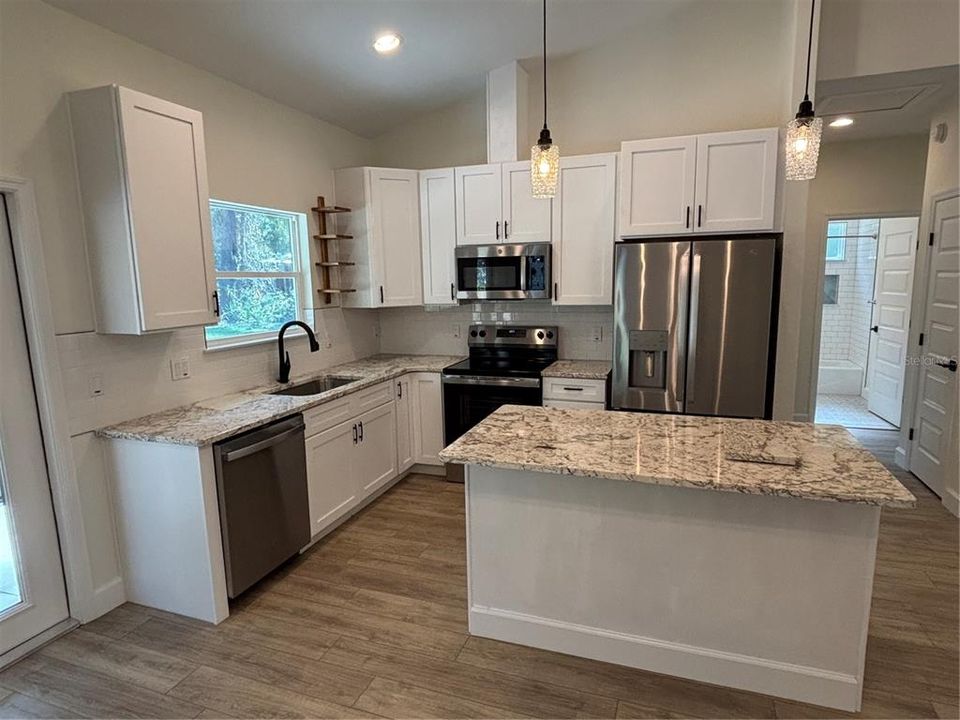 En Venta: $318,000 (3 camas, 2 baños, 1241 Pies cuadrados)