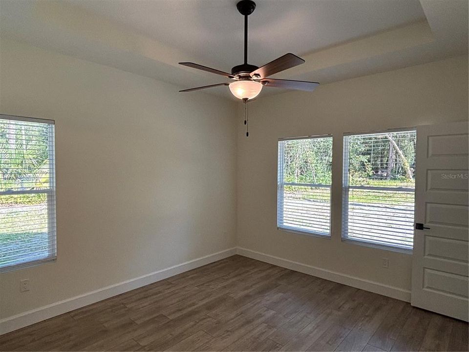 En Venta: $318,000 (3 camas, 2 baños, 1241 Pies cuadrados)