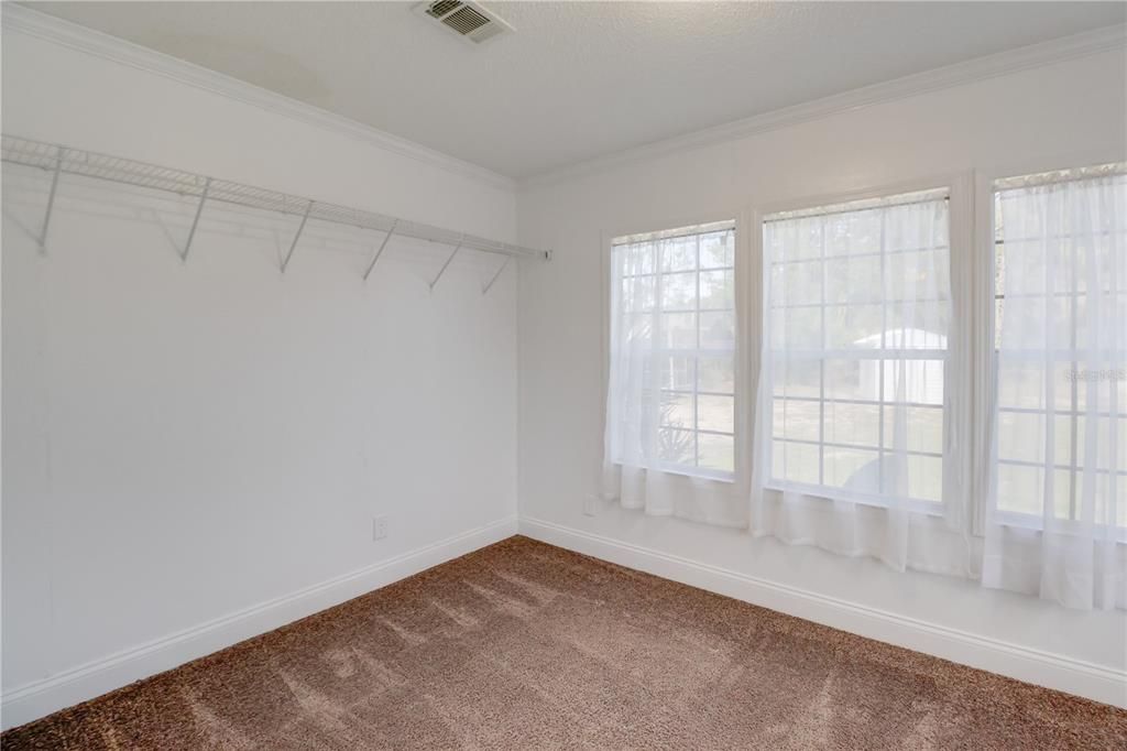 For Rent: $2,400 (3 beds, 2 baths, 1768 Square Feet)