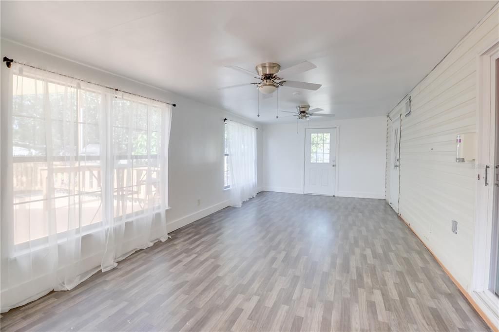 For Rent: $2,400 (3 beds, 2 baths, 1768 Square Feet)