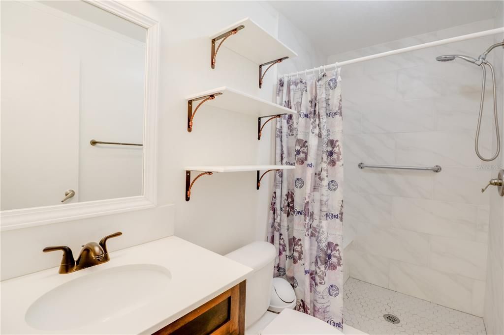 For Rent: $2,400 (3 beds, 2 baths, 1768 Square Feet)