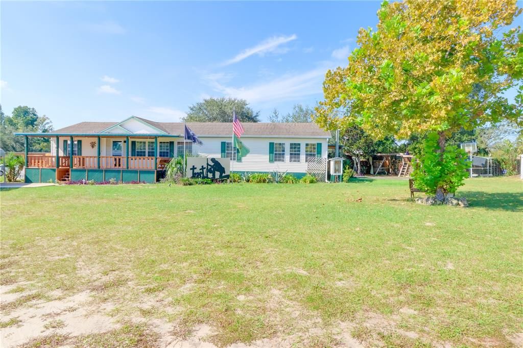 For Rent: $2,400 (3 beds, 2 baths, 1768 Square Feet)