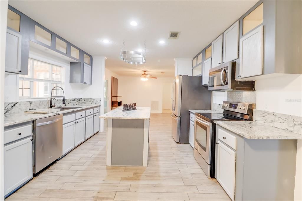 For Rent: $2,400 (3 beds, 2 baths, 1768 Square Feet)