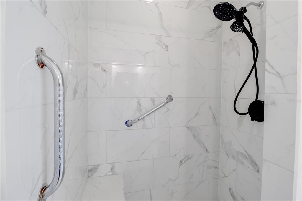 For Rent: $2,400 (3 beds, 2 baths, 1768 Square Feet)