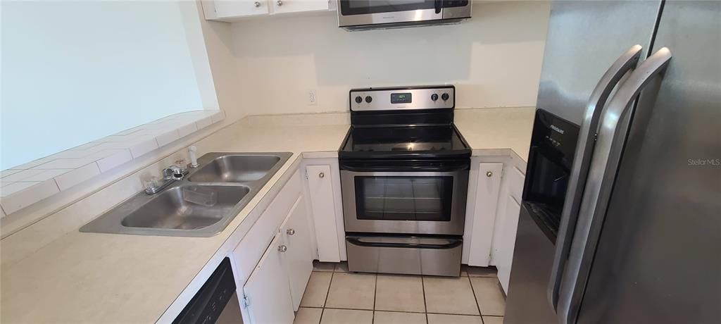 For Rent: $1,200 (2 beds, 1 baths, 1260 Square Feet)