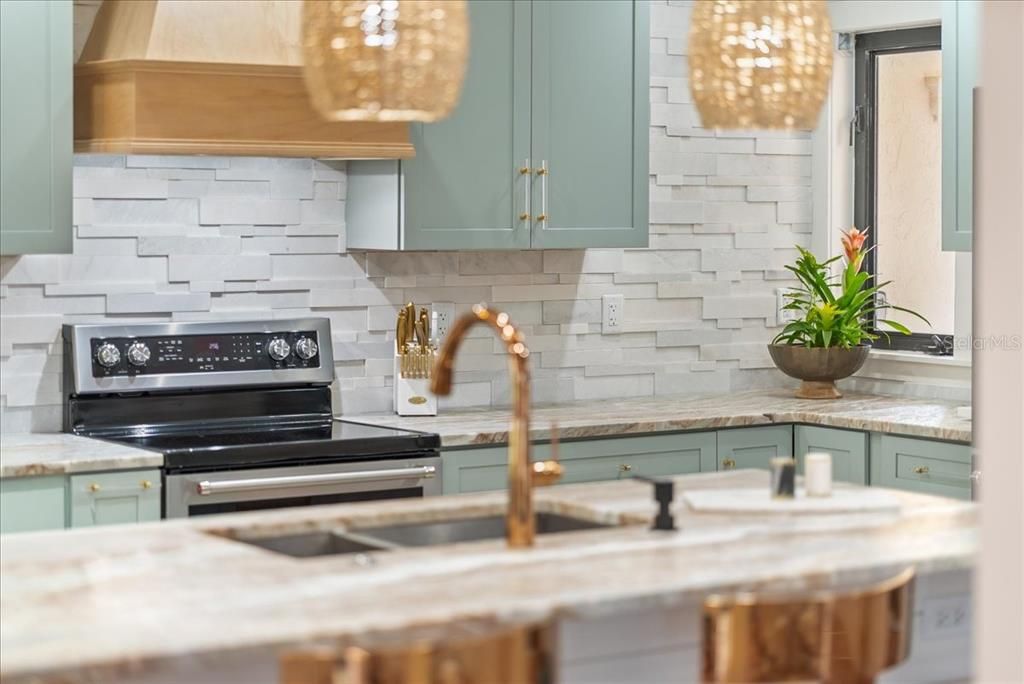 For Sale: $2,199,000 (3 beds, 3 baths, 2252 Square Feet)