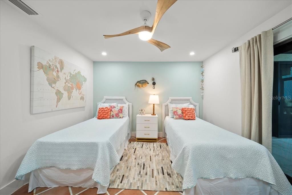 For Sale: $2,199,000 (3 beds, 3 baths, 2252 Square Feet)