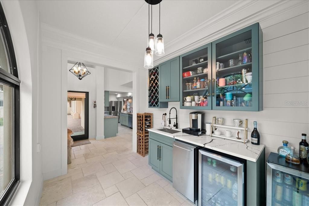 For Sale: $2,199,000 (3 beds, 3 baths, 2252 Square Feet)