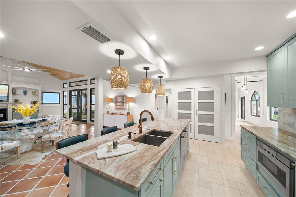 For Sale: $2,199,000 (3 beds, 3 baths, 2252 Square Feet)