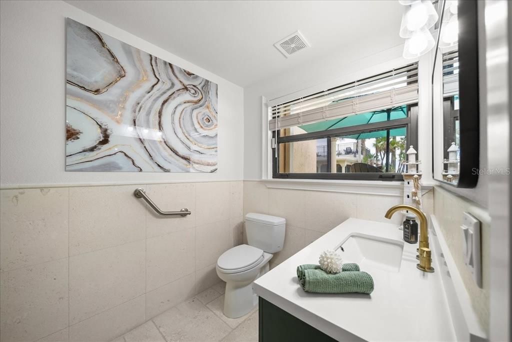 For Sale: $2,199,000 (3 beds, 3 baths, 2252 Square Feet)