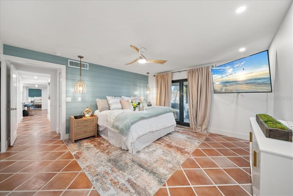 For Sale: $2,199,000 (3 beds, 3 baths, 2252 Square Feet)