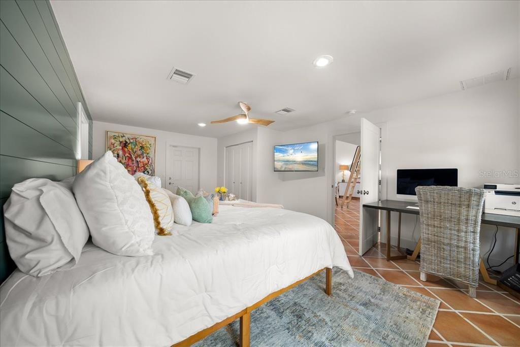 For Sale: $2,199,000 (3 beds, 3 baths, 2252 Square Feet)