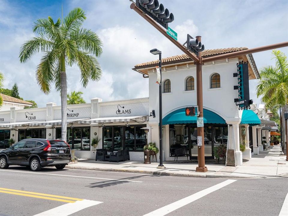 For Sale: $5,375,000 (5 beds, 4 baths, 4989 Square Feet)