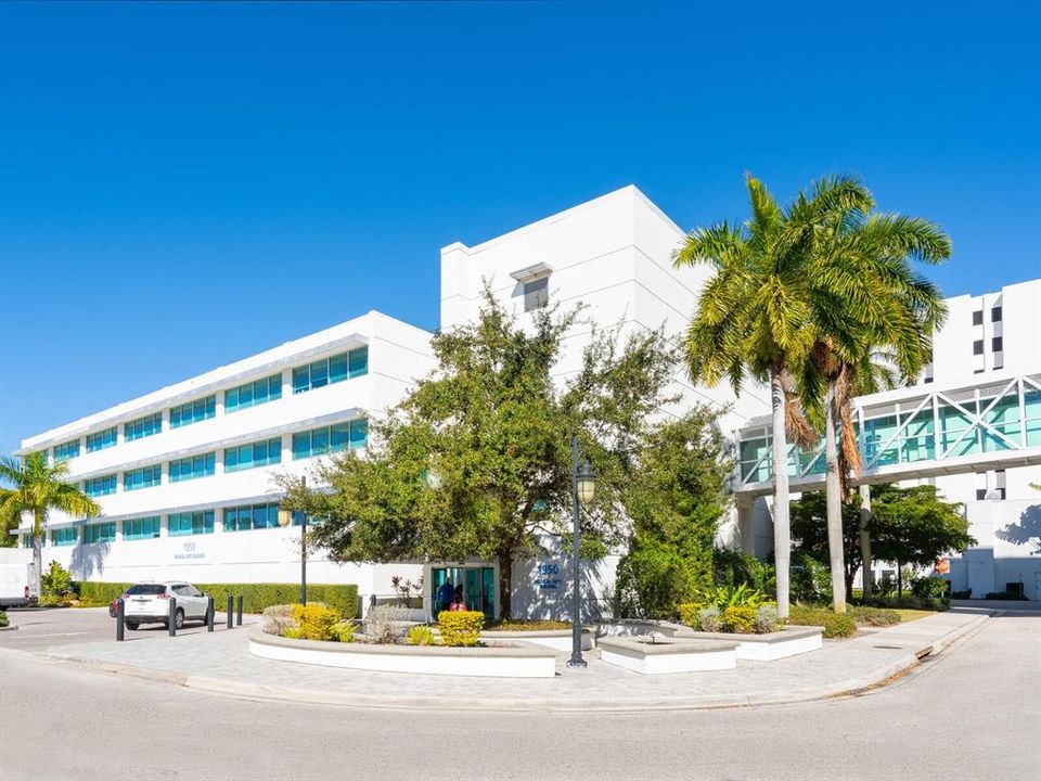 For Sale: $5,375,000 (5 beds, 4 baths, 4989 Square Feet)
