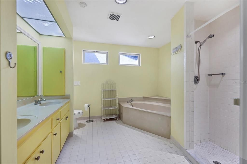 For Rent: $3,000 (2 beds, 2 baths, 1654 Square Feet)