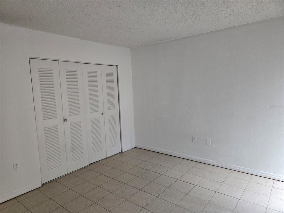 На продажу: $79,900 (1 спален, 1 ванн, 876 Квадратных фут)