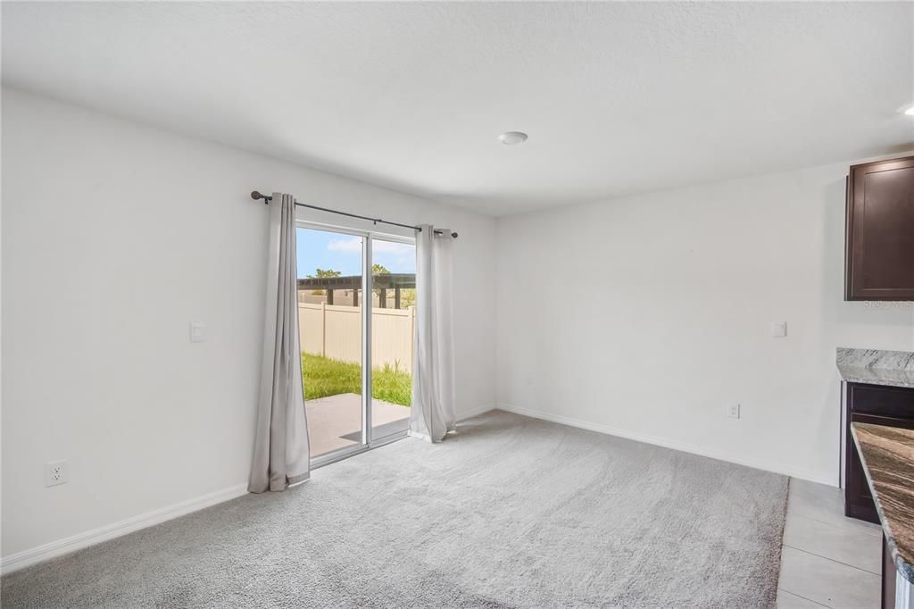 В аренду: $2,399 (5 спален, 3 ванн, 2605 Квадратных фут)