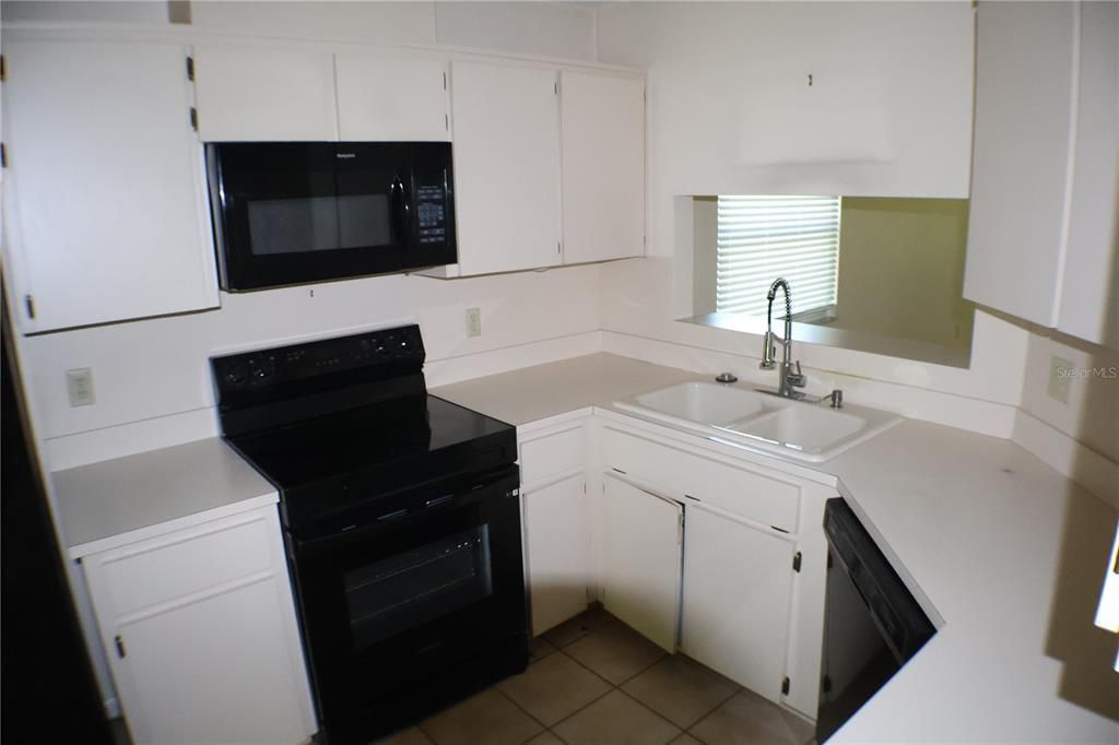 En Venta: $189,900 (3 camas, 2 baños, 1349 Pies cuadrados)