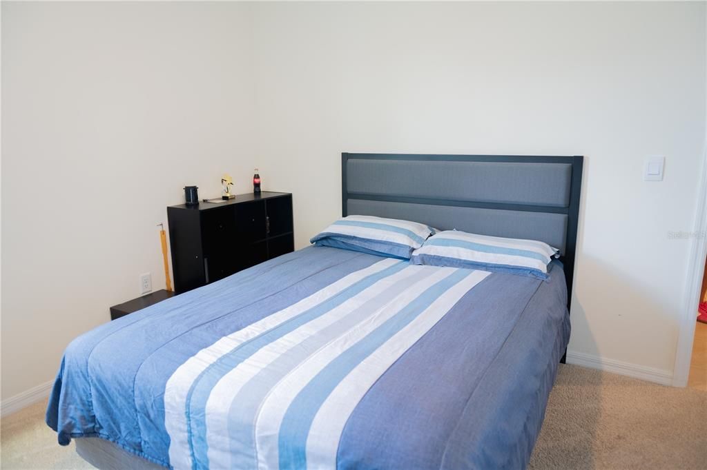 На продажу: $355,000 (4 спален, 2 ванн, 1830 Квадратных фут)