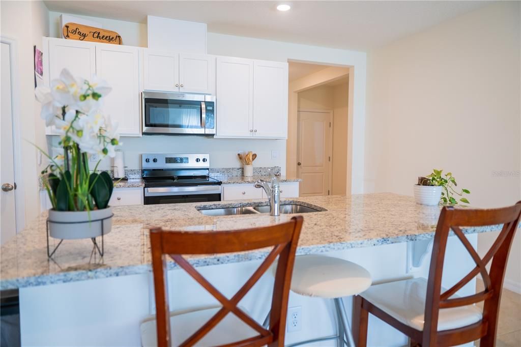 На продажу: $355,000 (4 спален, 2 ванн, 1830 Квадратных фут)