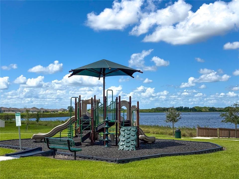 На продажу: $355,000 (4 спален, 2 ванн, 1830 Квадратных фут)