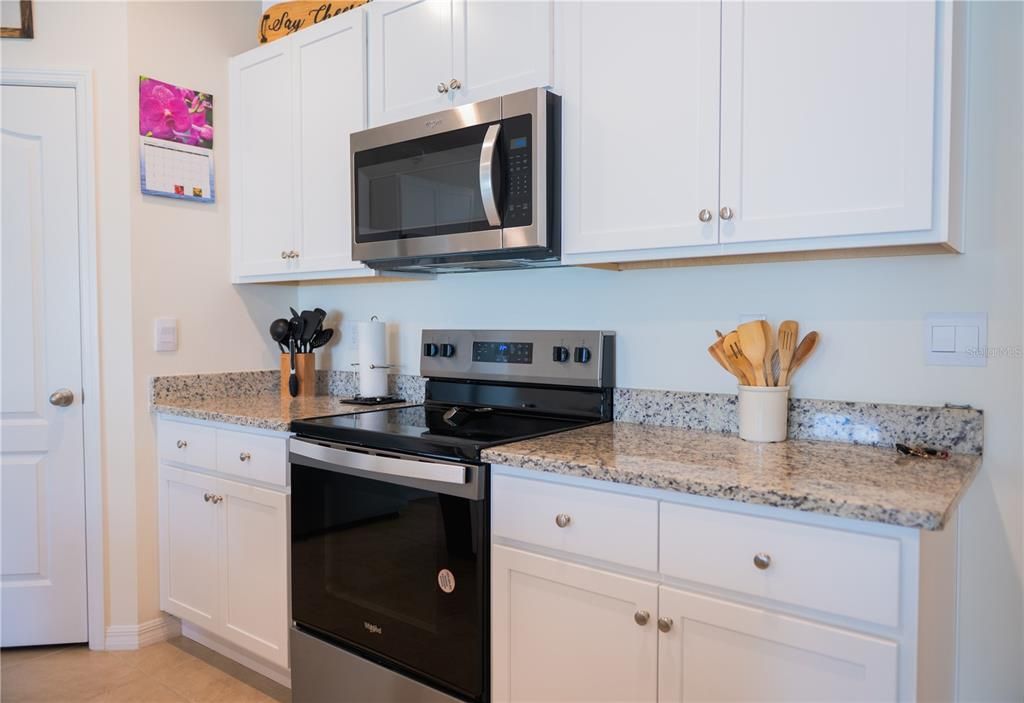 На продажу: $355,000 (4 спален, 2 ванн, 1830 Квадратных фут)