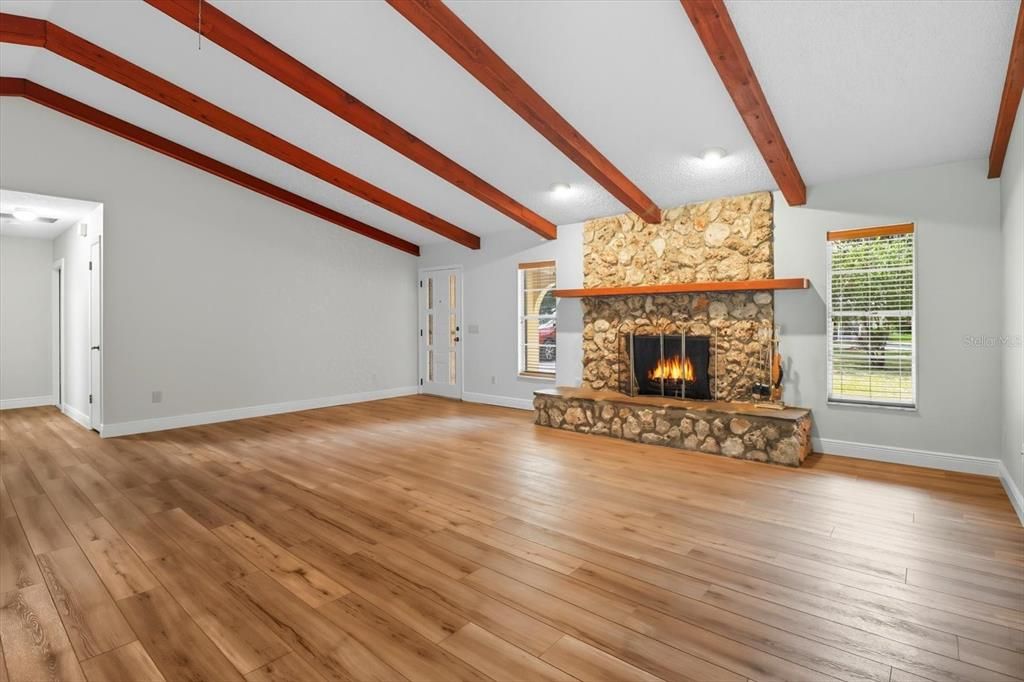 En Venta: $369,900 (3 camas, 2 baños, 1749 Pies cuadrados)