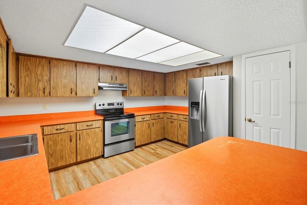 En Venta: $369,900 (3 camas, 2 baños, 1749 Pies cuadrados)