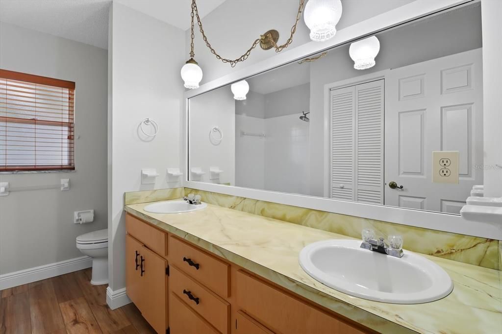 En Venta: $369,900 (3 camas, 2 baños, 1749 Pies cuadrados)