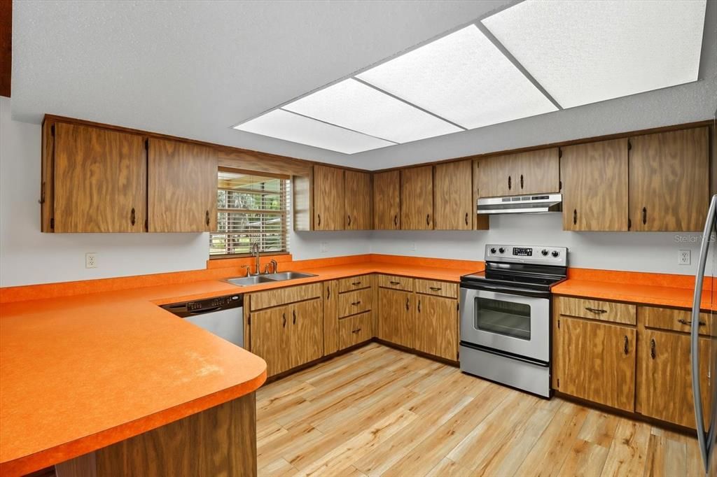 En Venta: $369,900 (3 camas, 2 baños, 1749 Pies cuadrados)