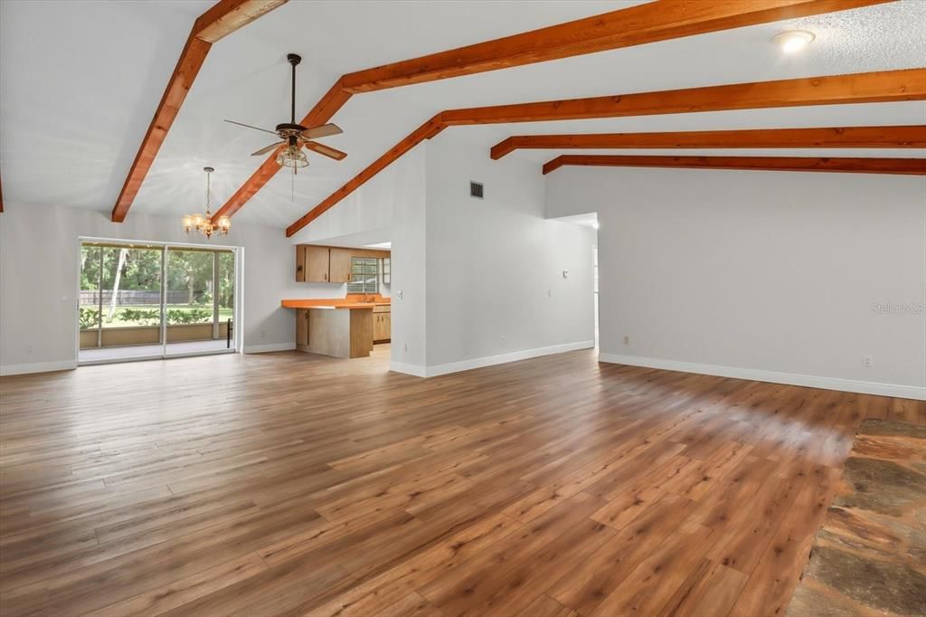 En Venta: $369,900 (3 camas, 2 baños, 1749 Pies cuadrados)