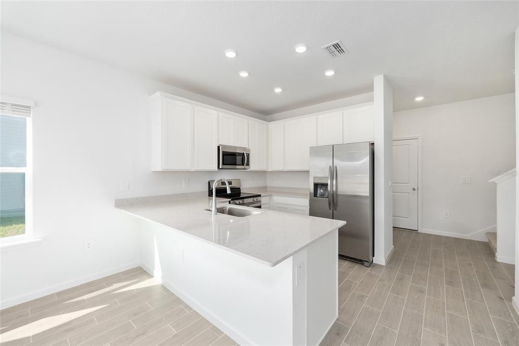 Active With Contract: $1,700 (3 beds, 2 baths, 1782 Square Feet)