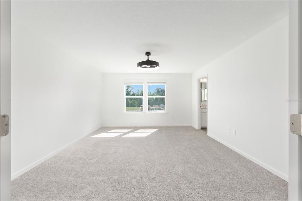 Active With Contract: $1,700 (3 beds, 2 baths, 1782 Square Feet)