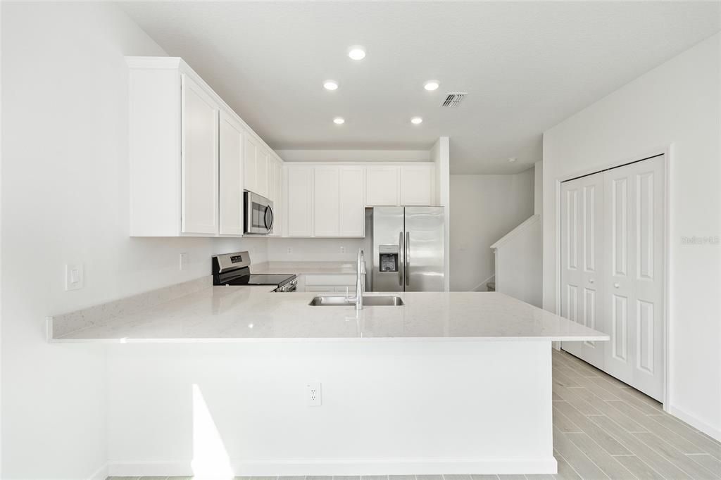 Active With Contract: $1,700 (3 beds, 2 baths, 1782 Square Feet)