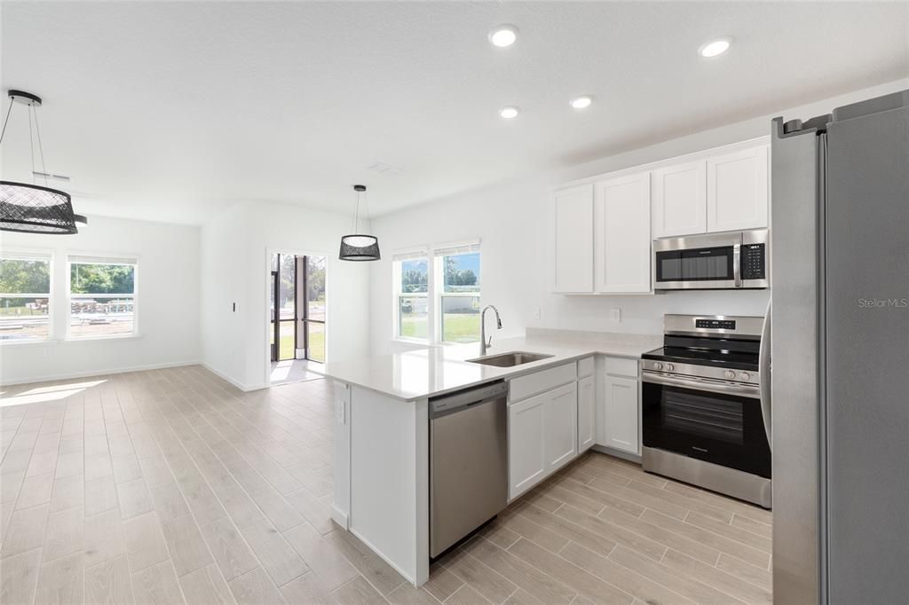 Active With Contract: $1,700 (3 beds, 2 baths, 1782 Square Feet)