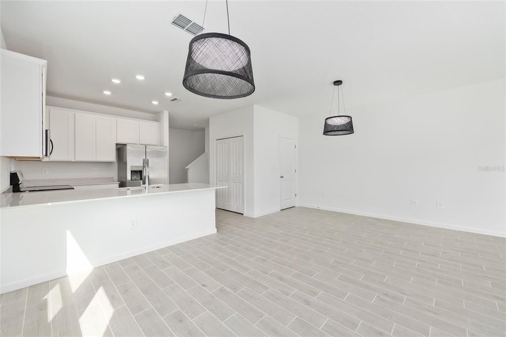 Active With Contract: $1,700 (3 beds, 2 baths, 1782 Square Feet)