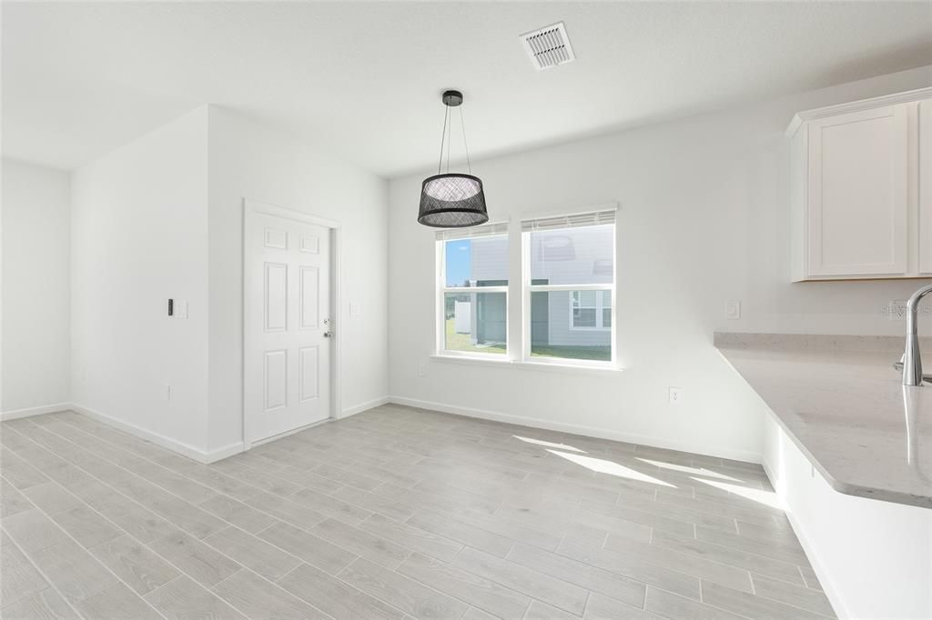 Active With Contract: $1,700 (3 beds, 2 baths, 1782 Square Feet)