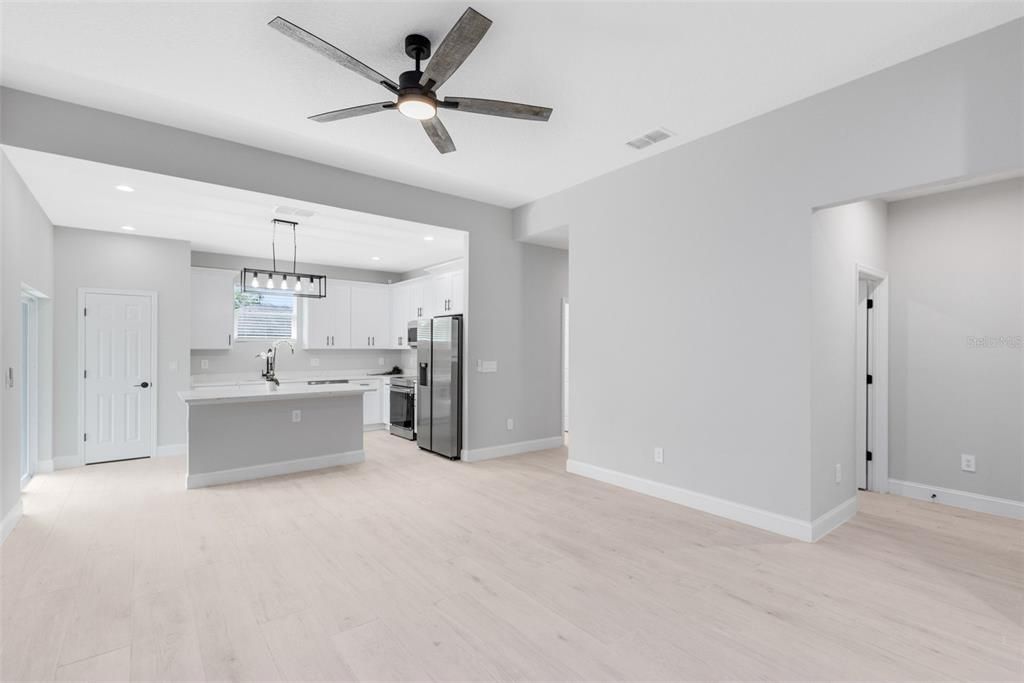 Active With Contract: $344,990 (3 beds, 2 baths, 1590 Square Feet)