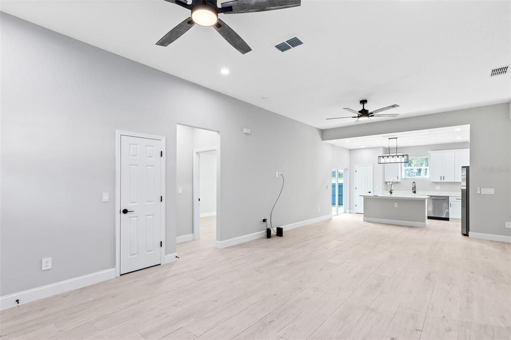 Active With Contract: $344,990 (3 beds, 2 baths, 1590 Square Feet)