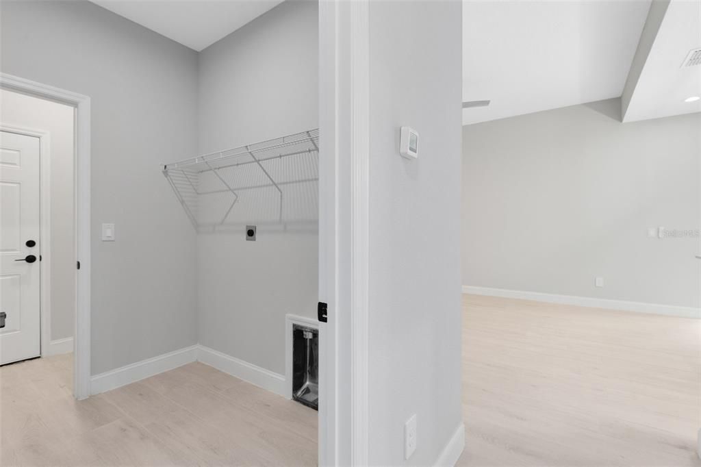 Active With Contract: $344,990 (3 beds, 2 baths, 1590 Square Feet)