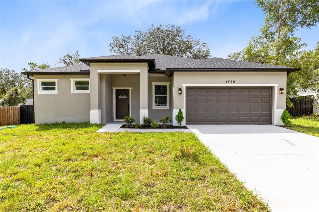 Active With Contract: $344,990 (3 beds, 2 baths, 1590 Square Feet)